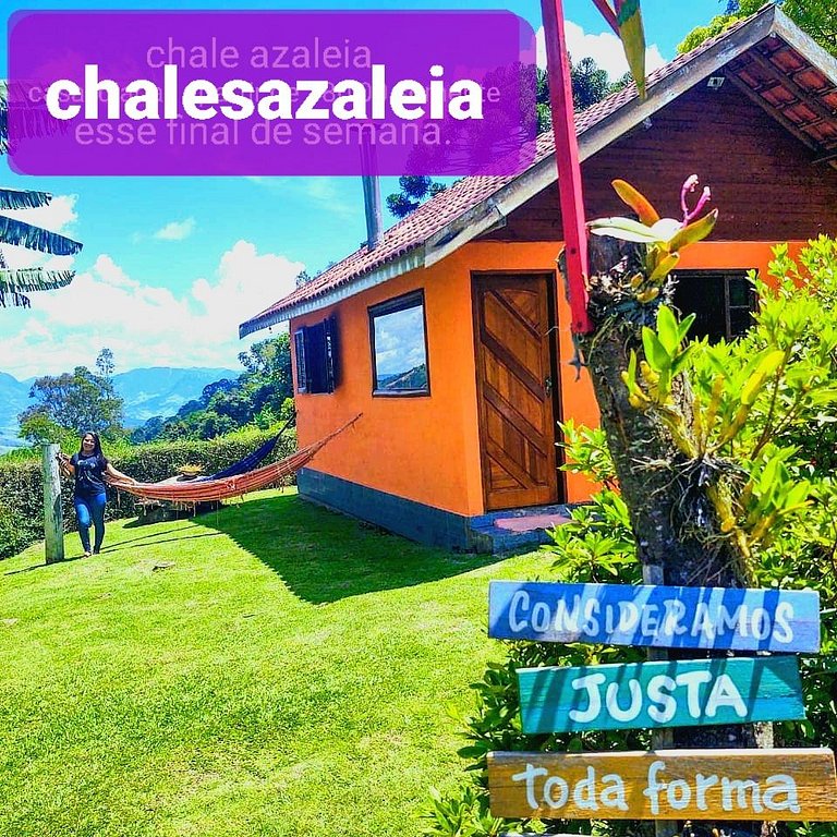 chale cor cenoura cozinha e salinha com lareira